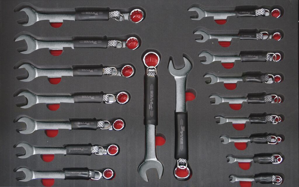 Metric Combination Wrench Sets in Foam for Working at Height